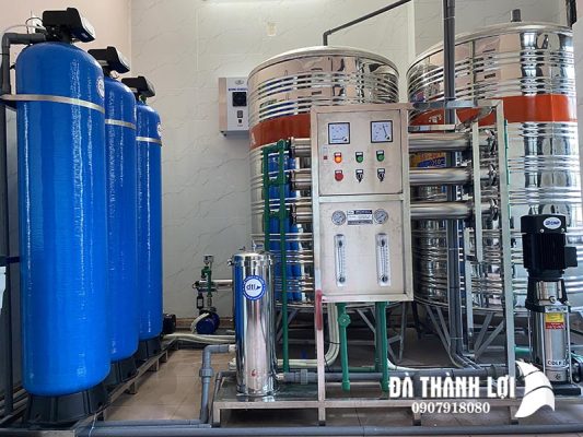 Hệ thống lọc nước RO công nghiệp, công suất lơn phục vụ sản xuất nước đóng bình, đóng chai