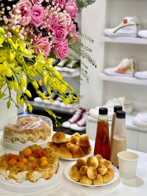 Chai nhựa mẫu tam giác