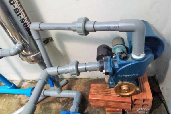 Máy lọc nước chảy yếu do áp lực nước đầu vào không đủ - hãy trang bị bơm tăng áp đầu nguồn Máy lọc nước chảy yếu do áp lực nước đầu vào không đủ - hãy trang bị bơm tăng áp đầu nguồn