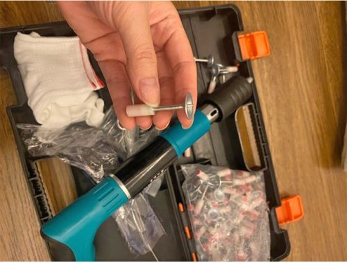 Máy bắn đinh ghim