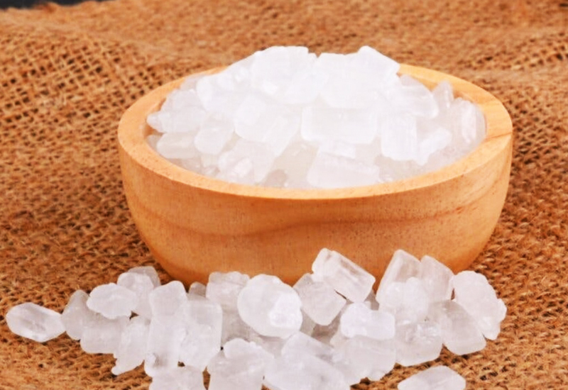 Phèn chua được sử dụng lọc nước giếng có mùi hôi Phèn chua được sử dụng lọc nước giếng có mùi hôi