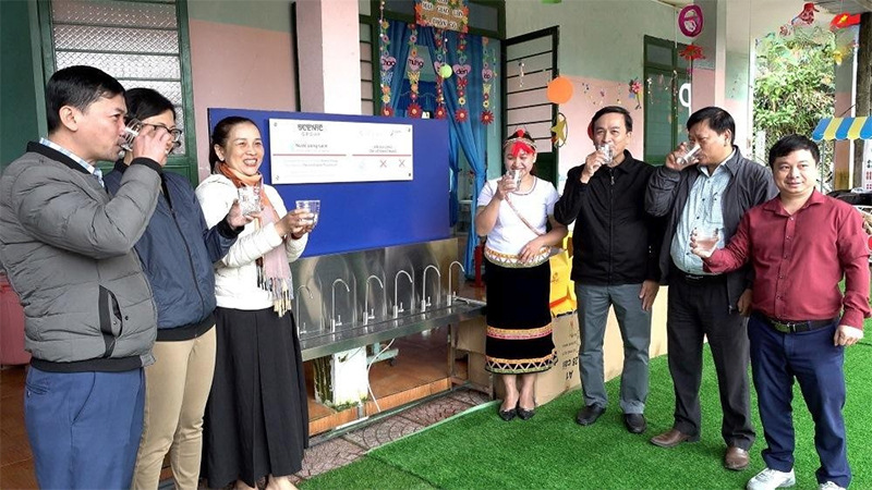Bàn giao hệ thống lọc nước uống tại vòi cho trường Mẫu Giáo Trà Thanh, Trà Bồng, Quảng Ngãi Bàn giao hệ thống lọc nước uống tại vòi cho trường Mẫu Giáo Trà Thanh, Trà Bồng, Quảng Ngãi